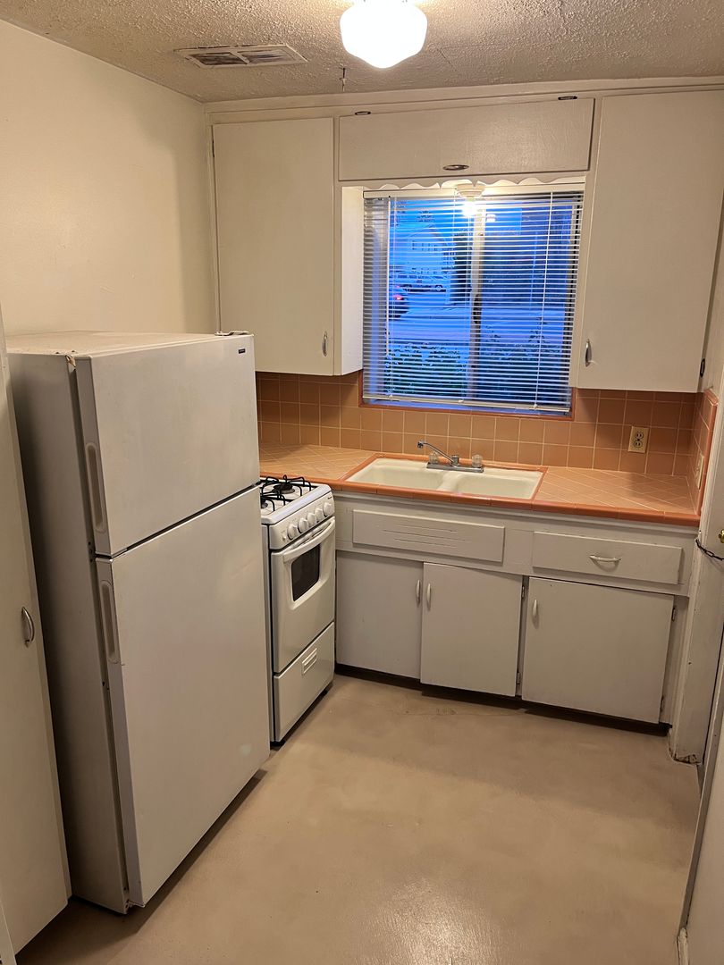 Tucson Apartment: 802-814 N. Alvernon