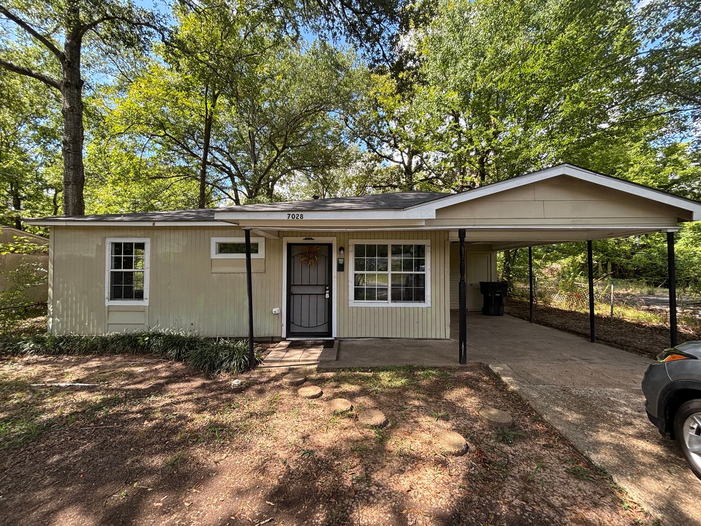 Shreveport House: 7028 Union
