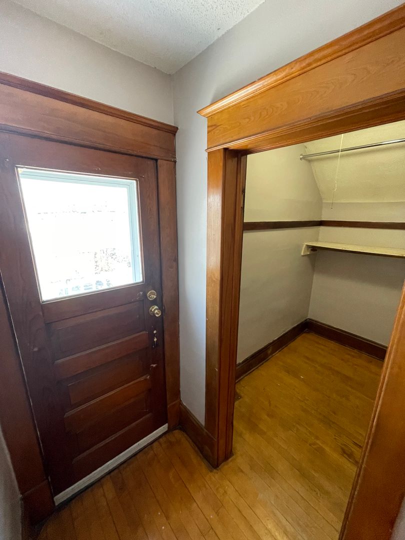 Minneapolis Apartment: 3718 Oakland Ave S