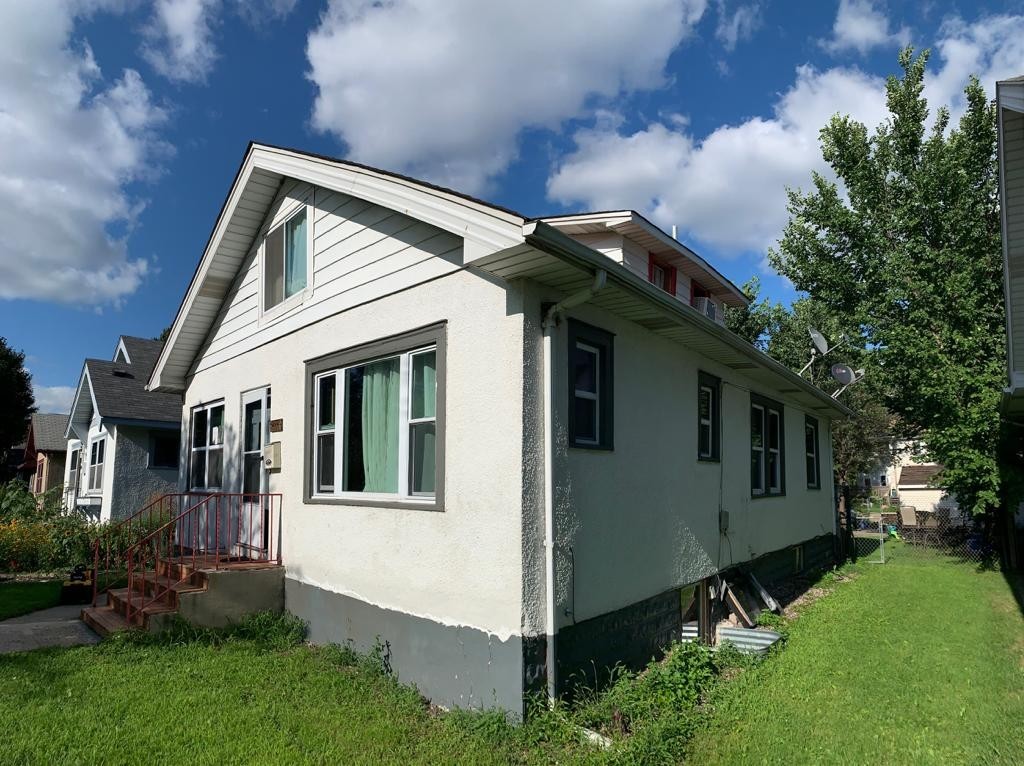 Minneapolis House: 3233 20th Avenue South