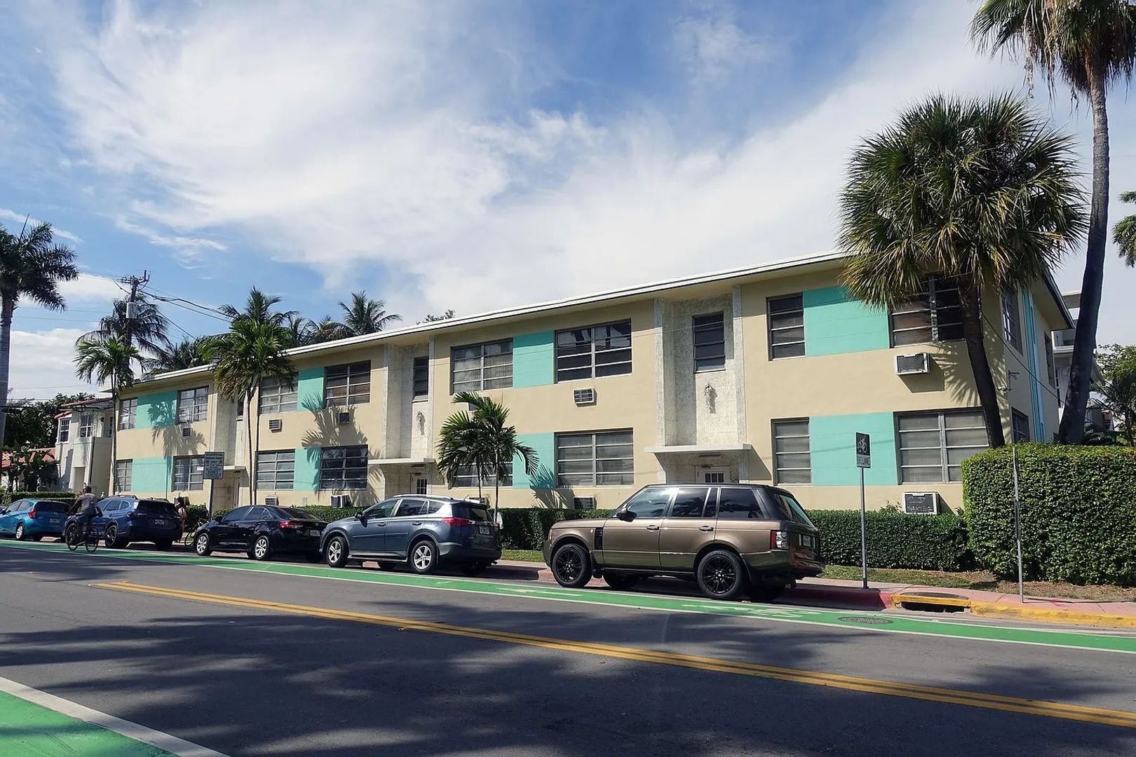 Miami Beach Apartment: 909 16th St