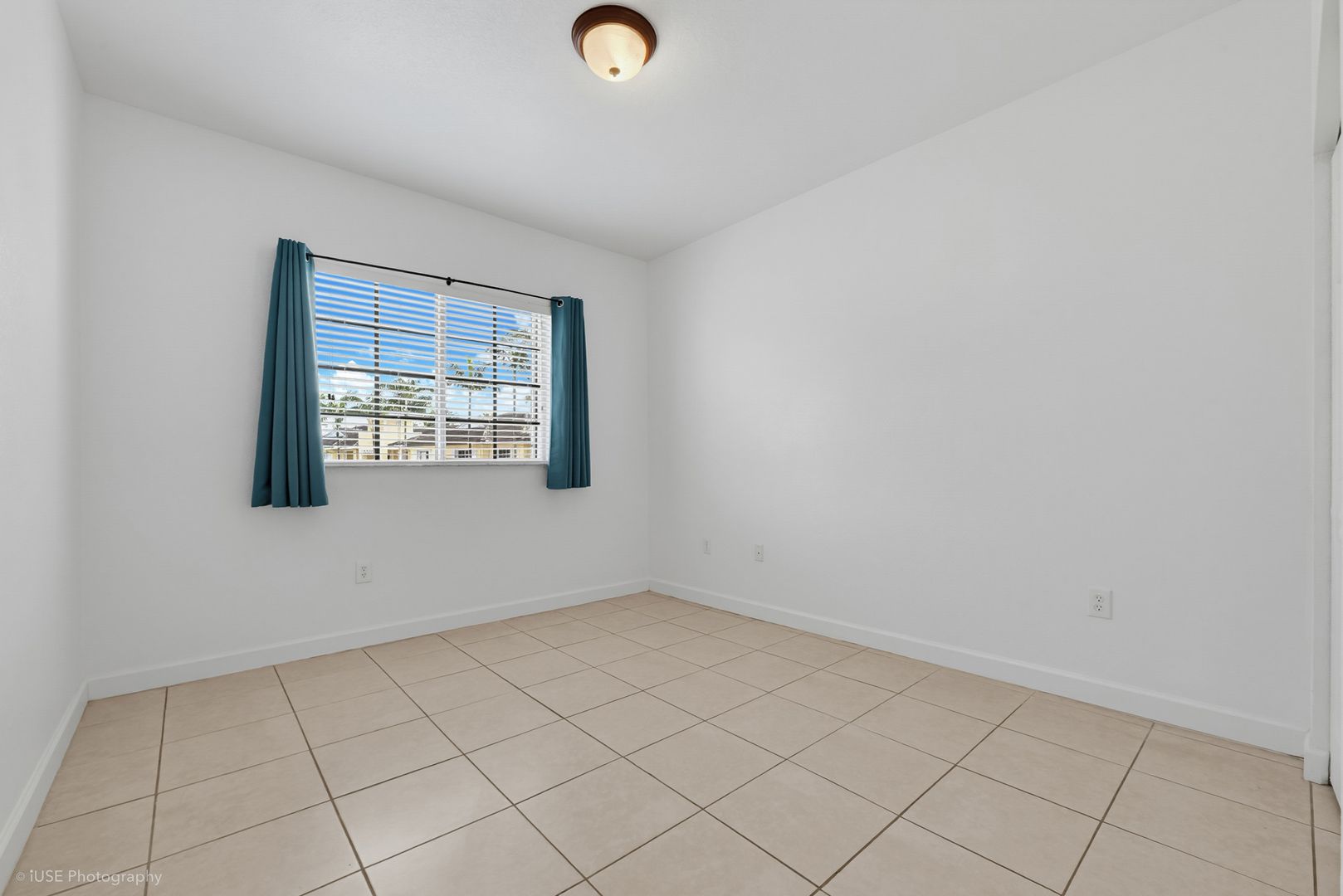 2630 NE 3rd Dr 11 of 12