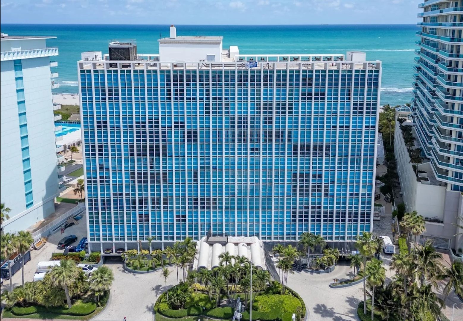 Miami Beach Apartment: 5055 Collins Avenue