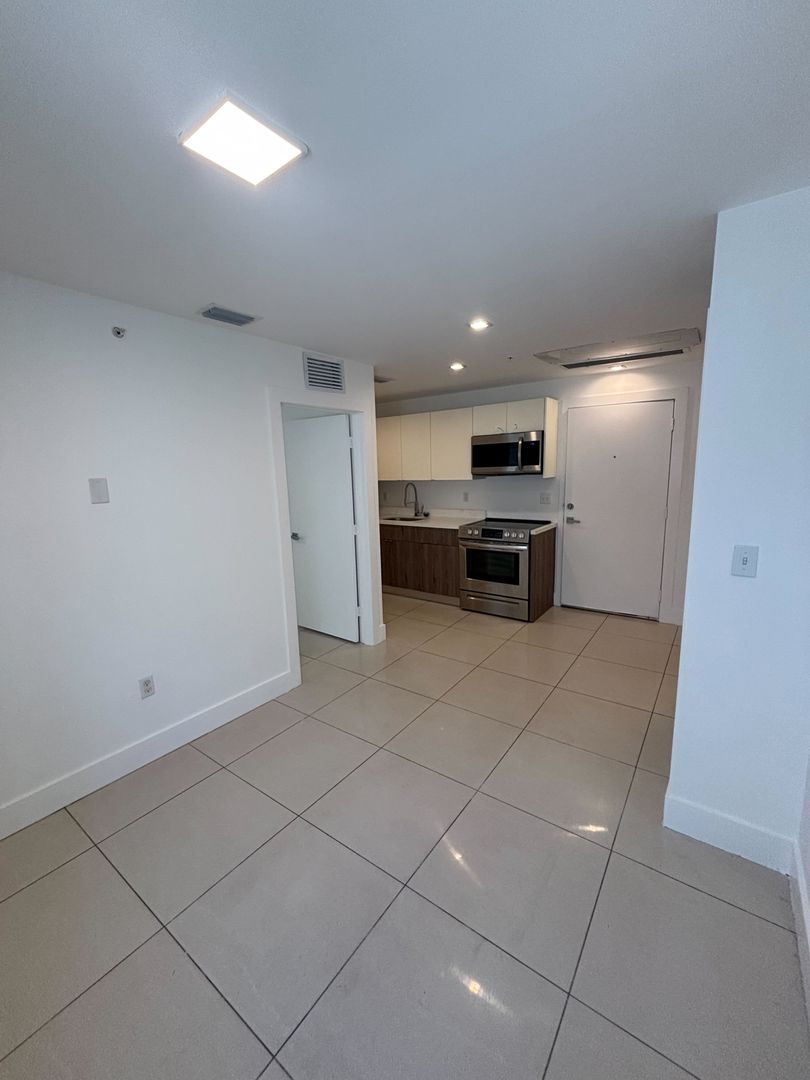 8CHO Apartments 3 of 8