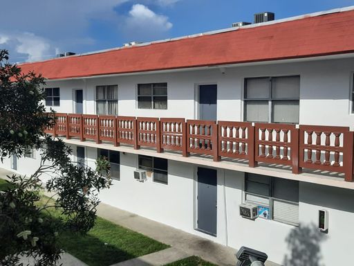 Spacious & Bright 2-Bedroom Apartment – Move In Today! – photo 1