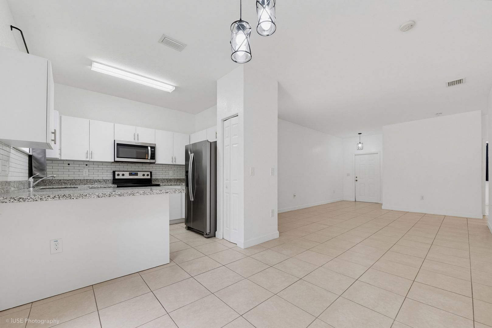 2630 NE 3rd Dr 4 of 12