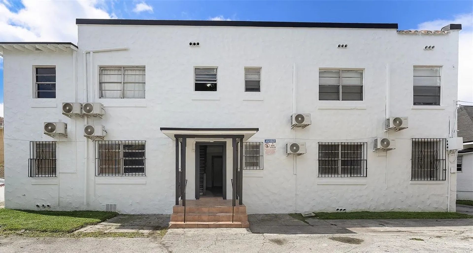 Miami Apartment: 850 NW 2nd St