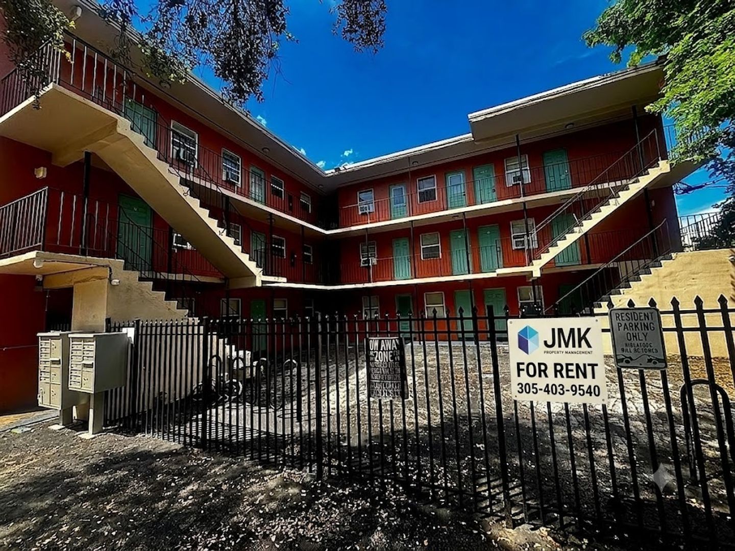 Miami Apartment: 3669 Thomas Ave