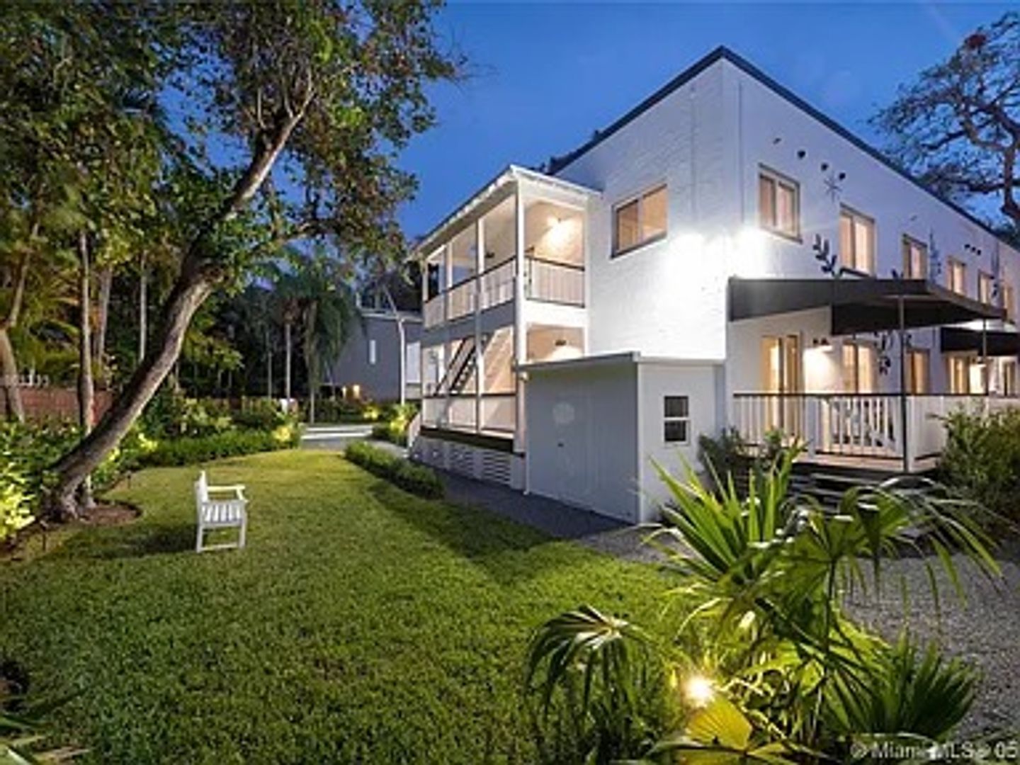 Miami Apartment: 3661-3677 Poinciana Ave