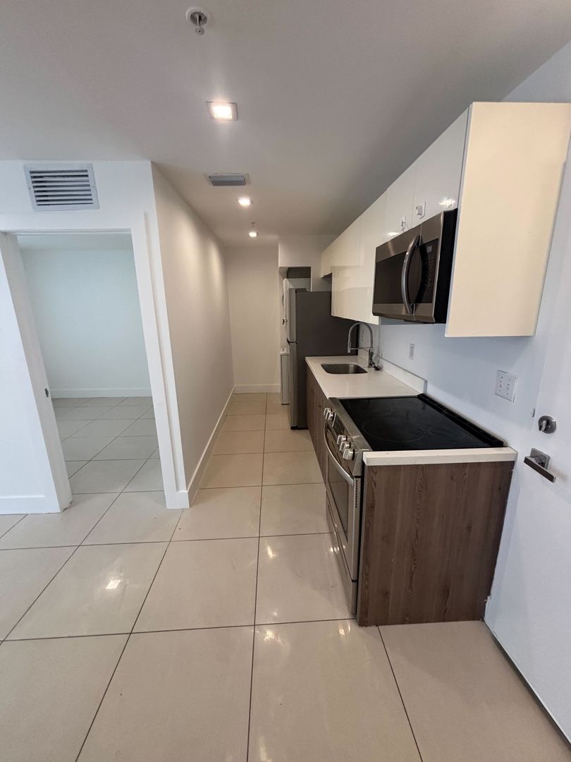 8CHO Apartments 2 of 8