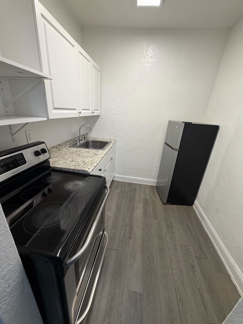 Miami Apartment: 850 NW 2nd St