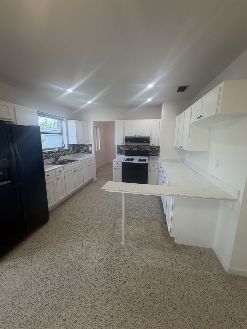 9610 SW 58th St 2 of 12