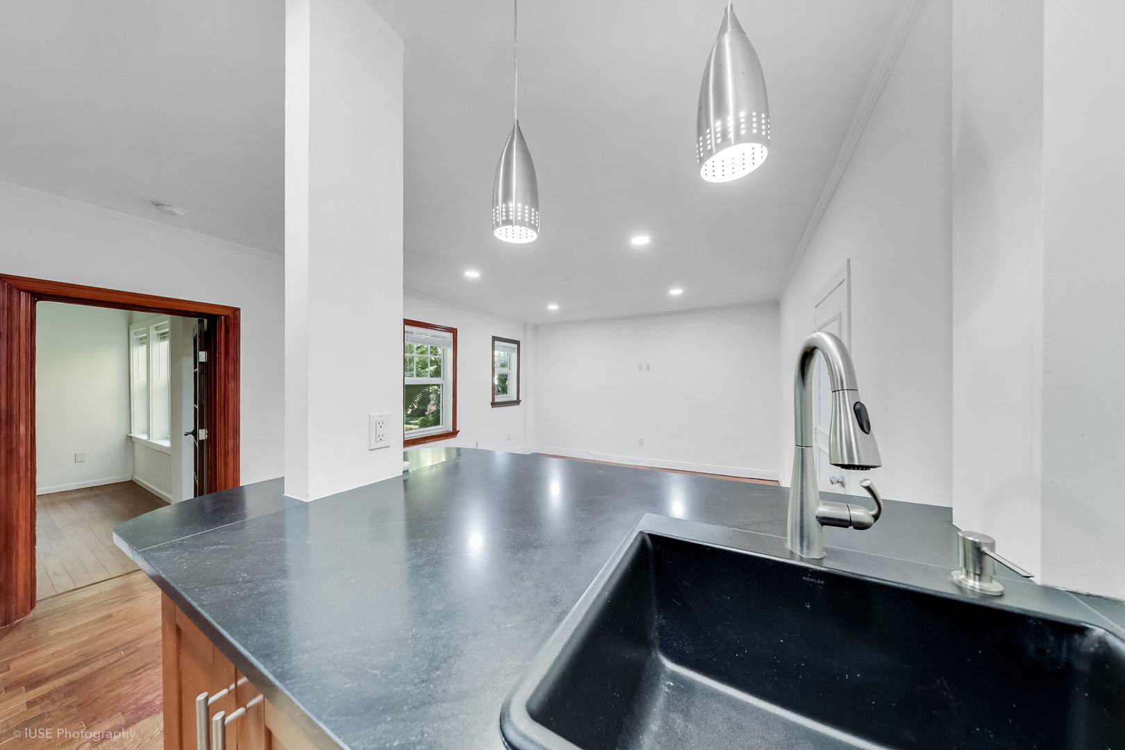 Walk to the Beach – Bright 1Bedroom/1 Bathroom Apartment