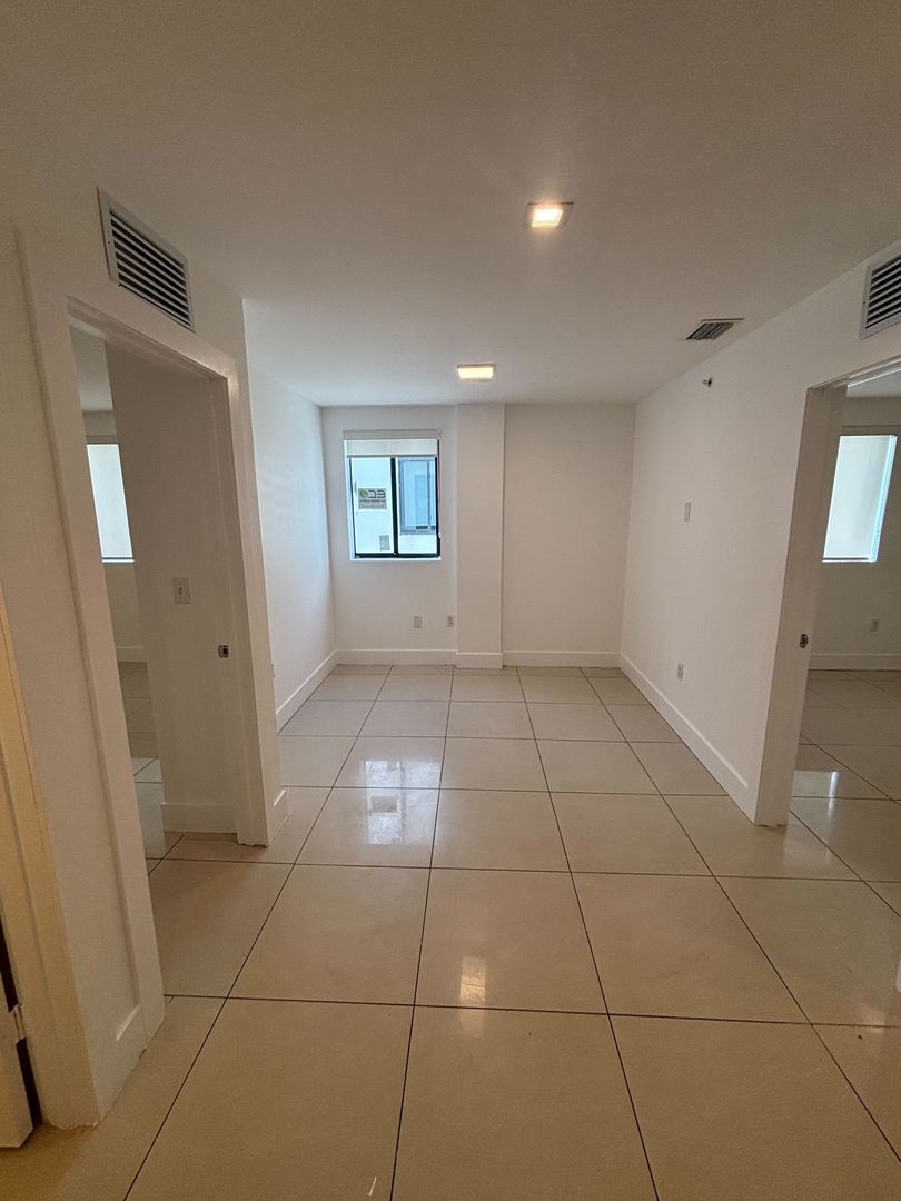 8CHO Apartments 5 of 8