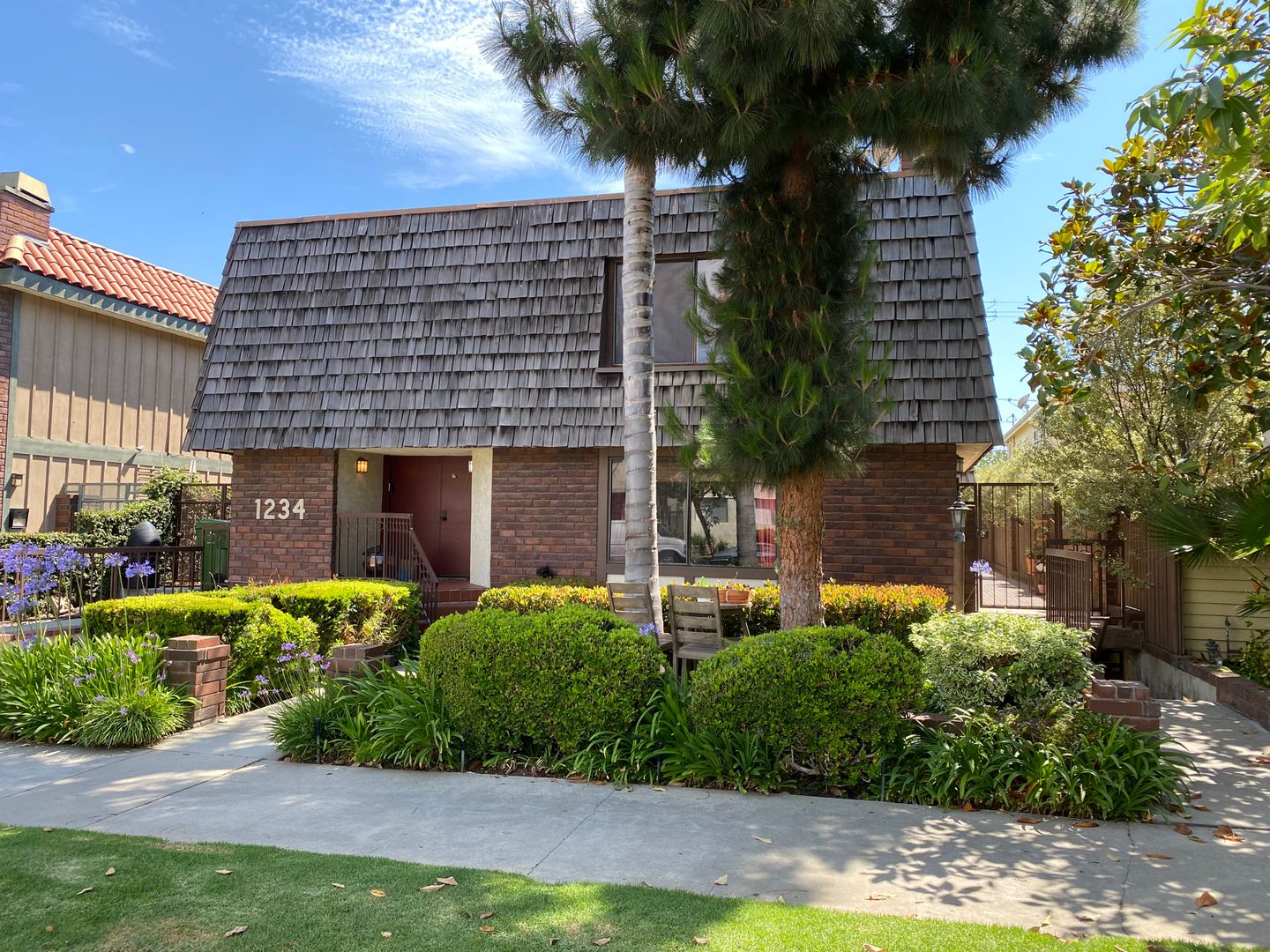 Spacious and Renovated Santa Monica Townhouse - Walker's Paradise 12th and Wilshire!