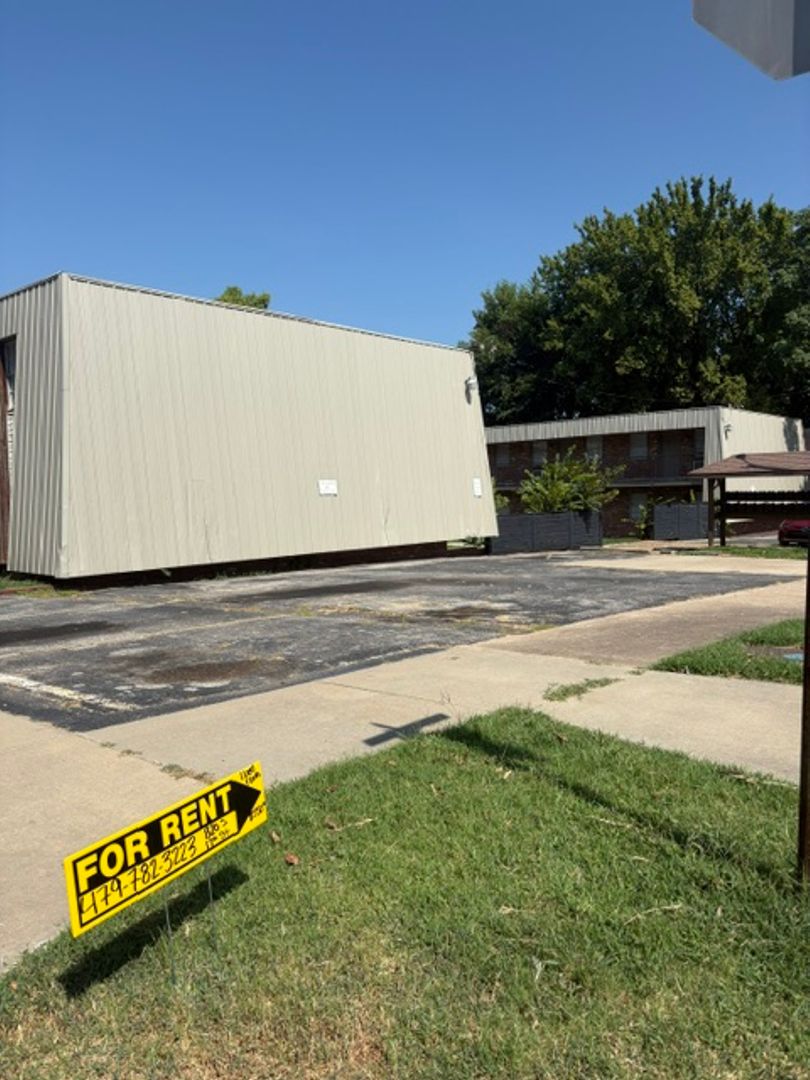 FORT SMITH Apartment: 820 S 17TH ST