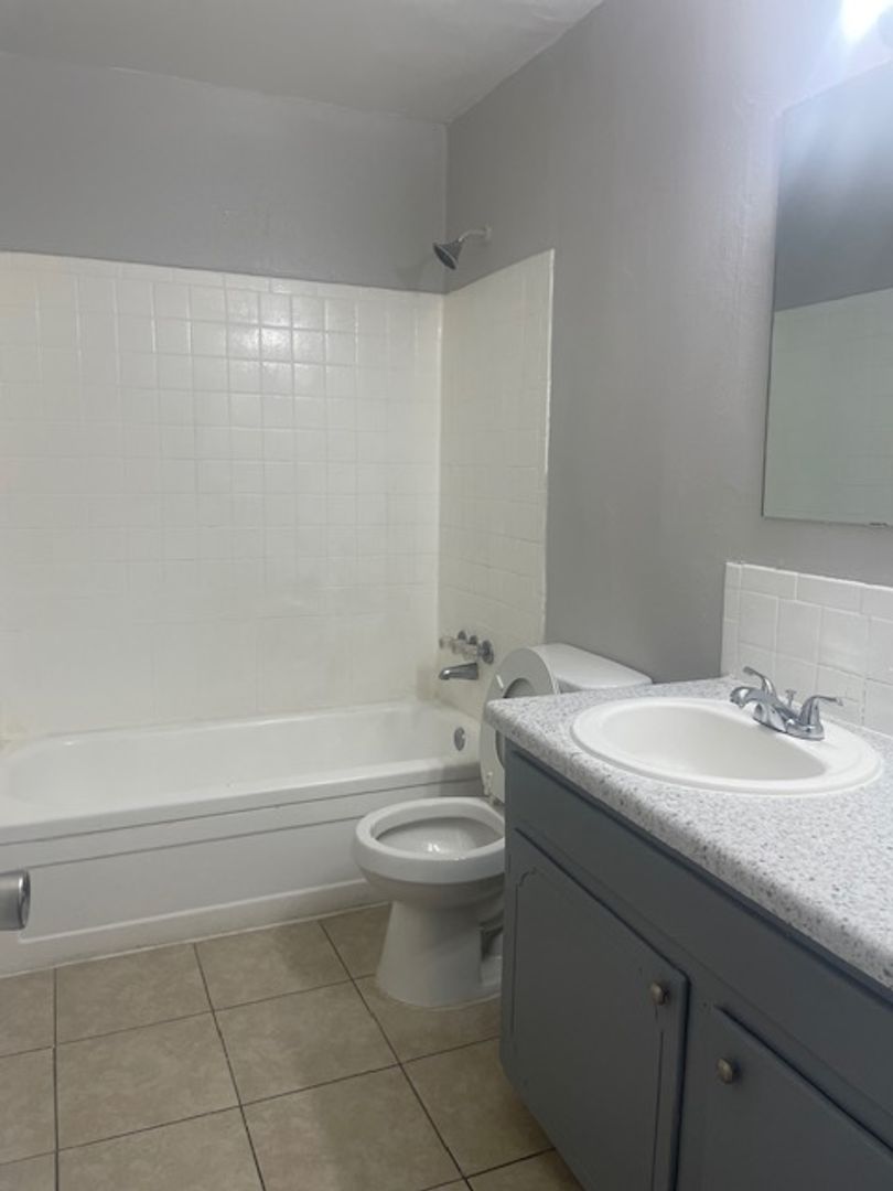 FORT SMITH Apartment: 2023 DALLAS ST
