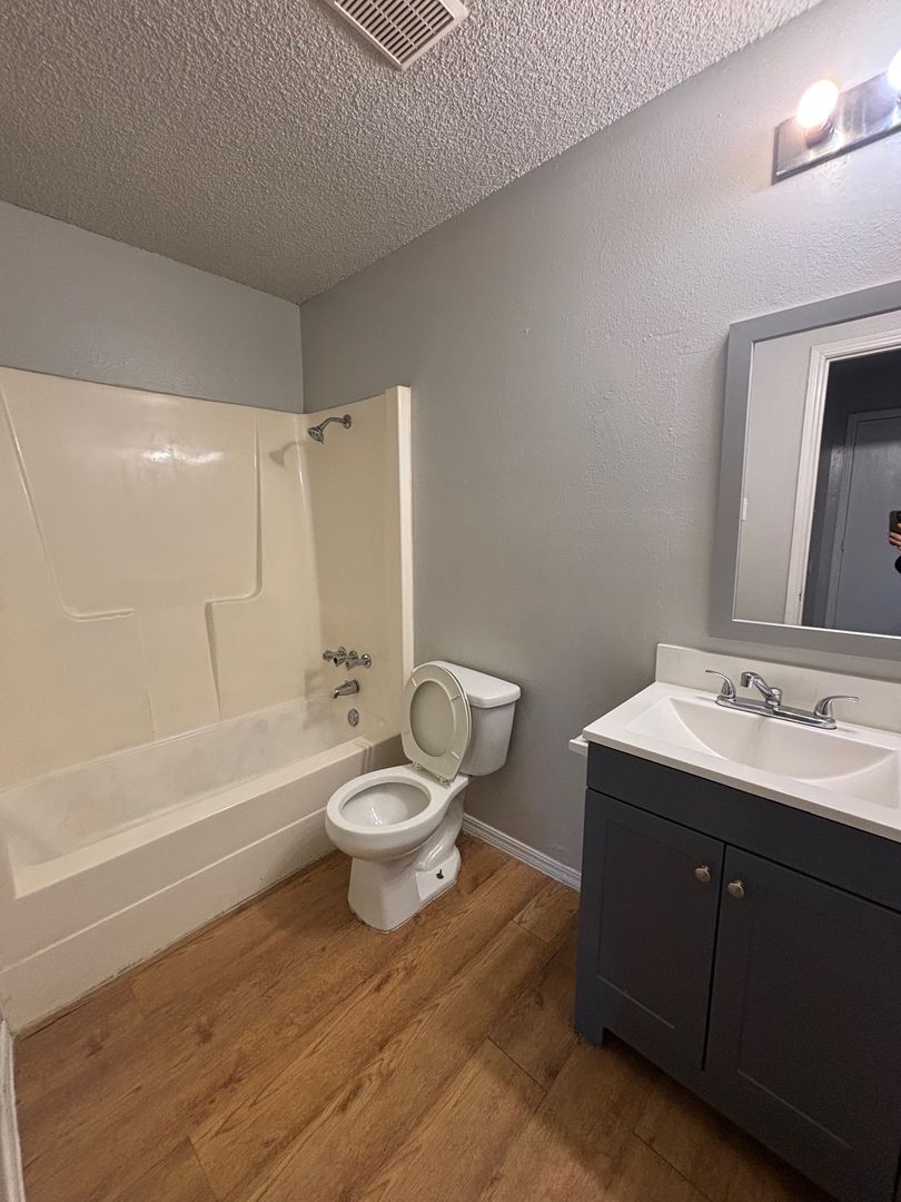 FORT SMITH Apartment: 1607 FRESNO ST