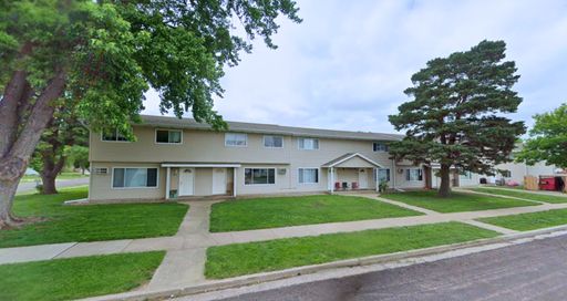 Spacious 3-Bedroom Townhome + Move-In Special | Southwest Sioux Falls – photo 1