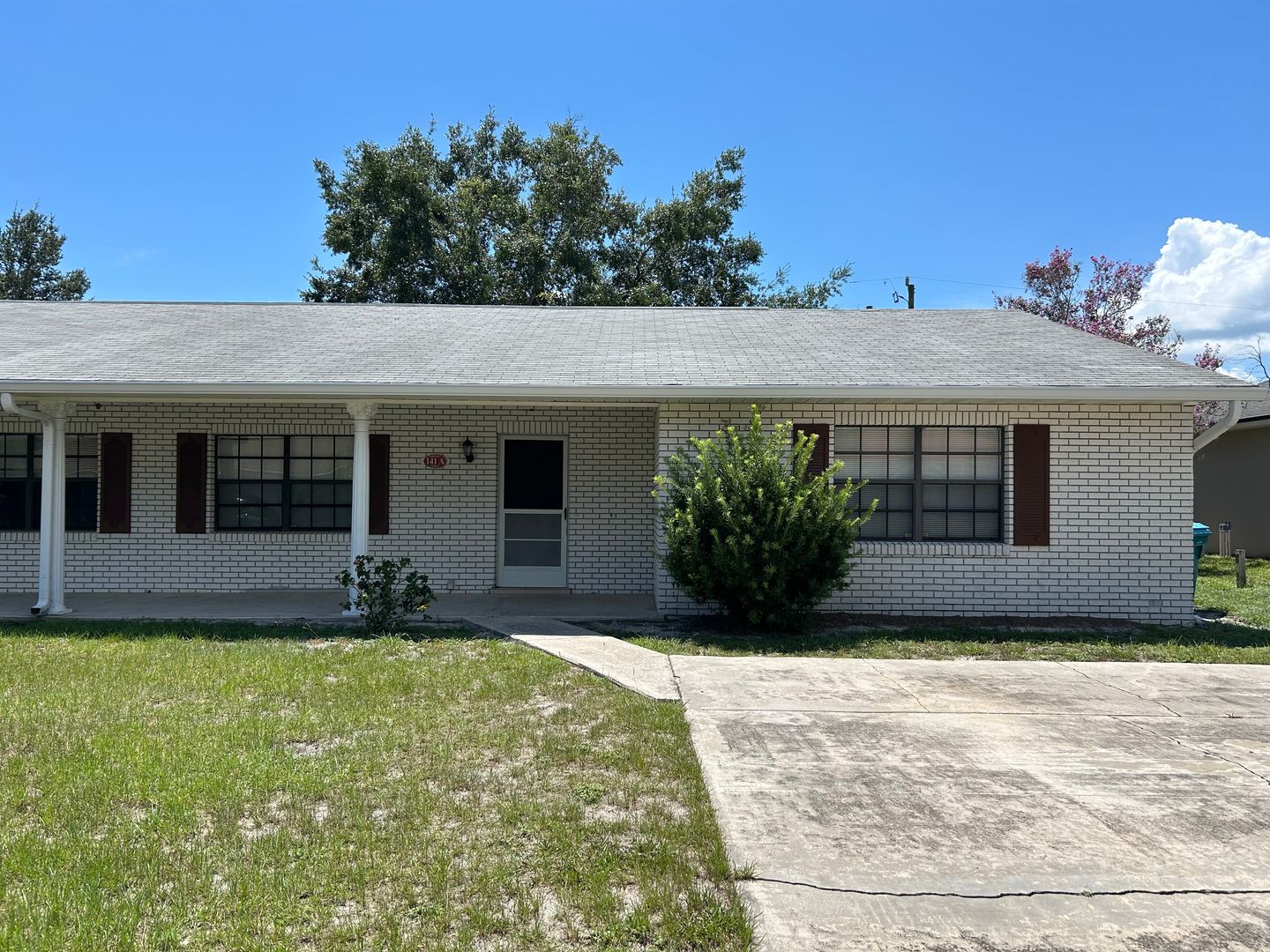 Deltona House: 141 Landmark St