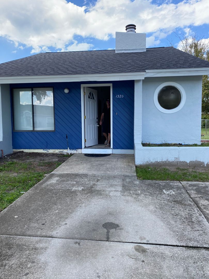 Deltona House: 132 Hummingbird Apt A