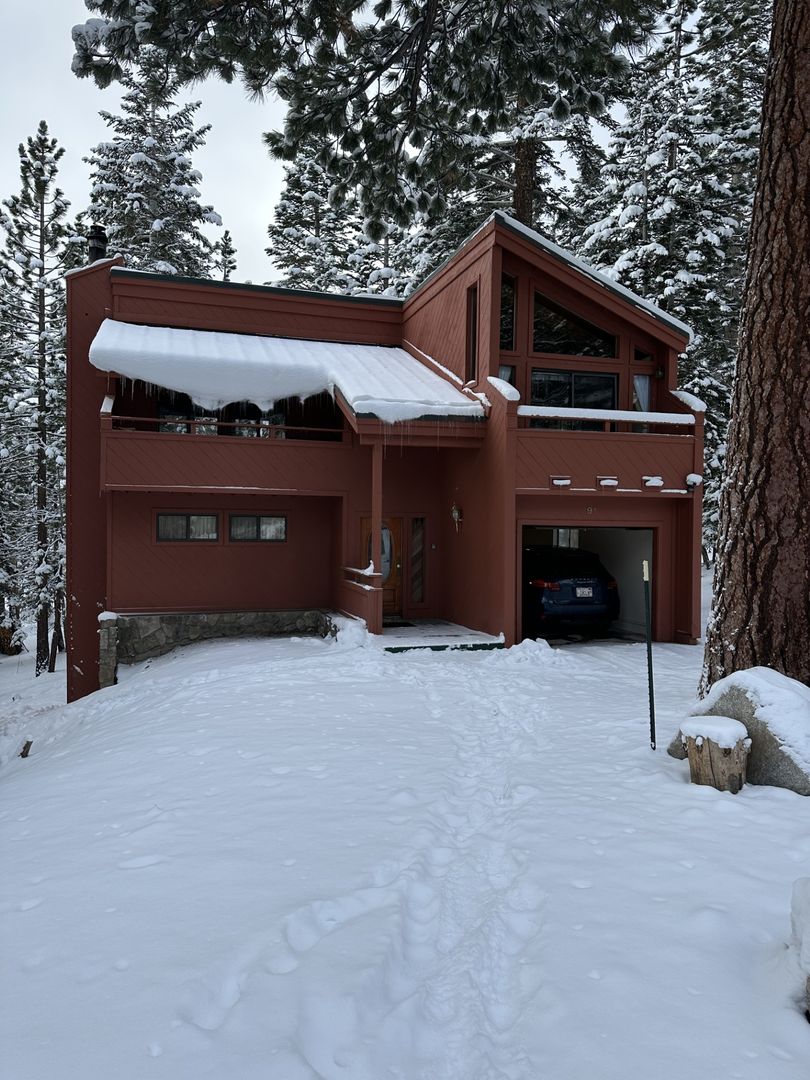 Mammoth Lakes House: 91 St. Moritz Rd