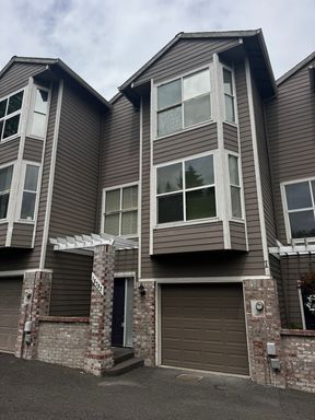 $600 OFF Your First Month's Rent — This Charming Sexton Mt Town Home Won't Last Long! – photo 1