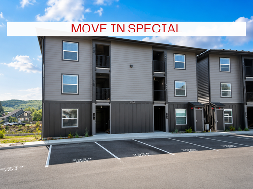 2BR/2BA Second-Floor Unit with Covered Deck & River Views
