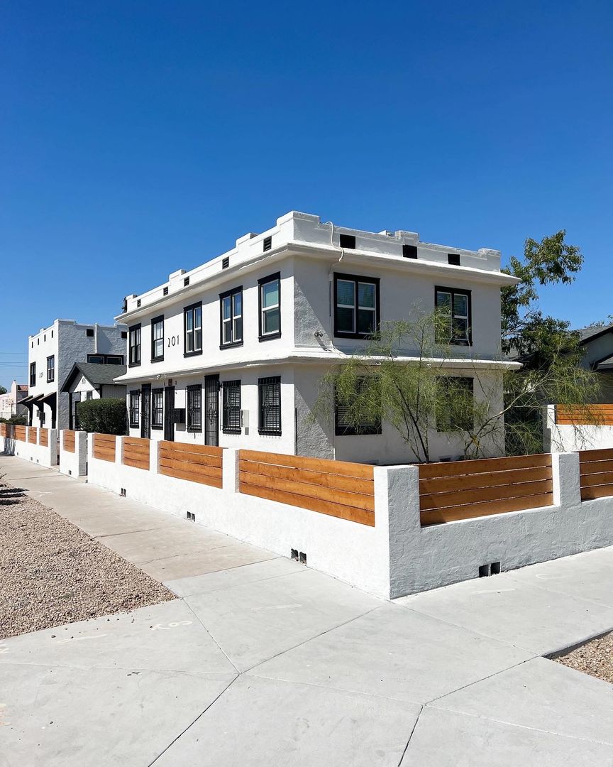 Phoenix Apartment: 201-209 N. 16th Avenue