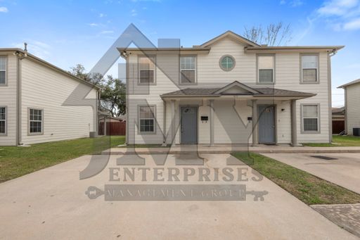 Duplex For Lease – photo 1