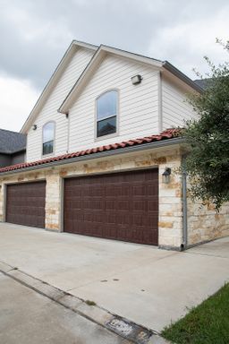 3 Bedroom Multi-Family Home – 9511 Craven Oaks St, Unit A, Houston, TX 77076