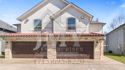 Duplex For Lease – photo 1