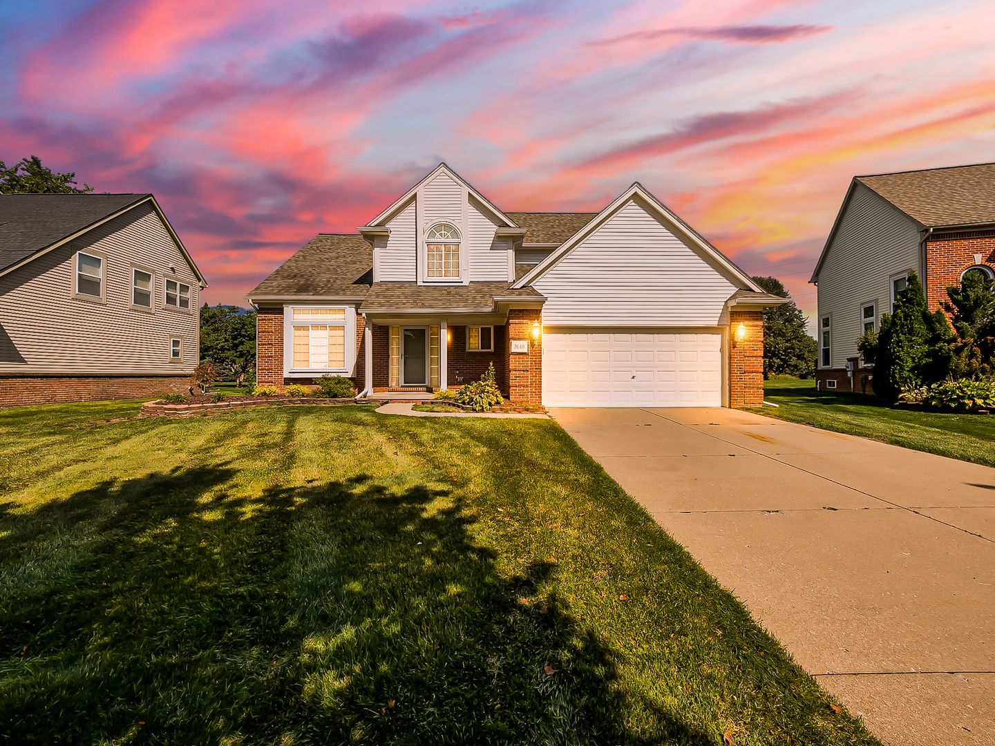 Wixom House: 3140 Mulberry Ct