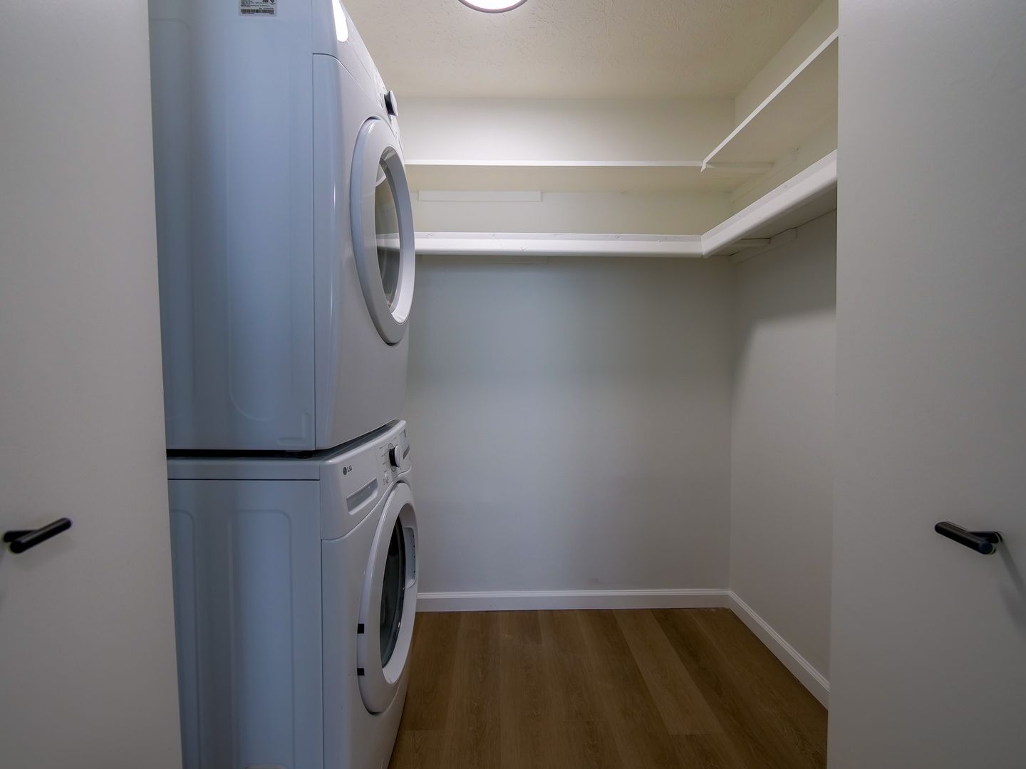 Plymouth Apartment: 40325 Plymouth Road