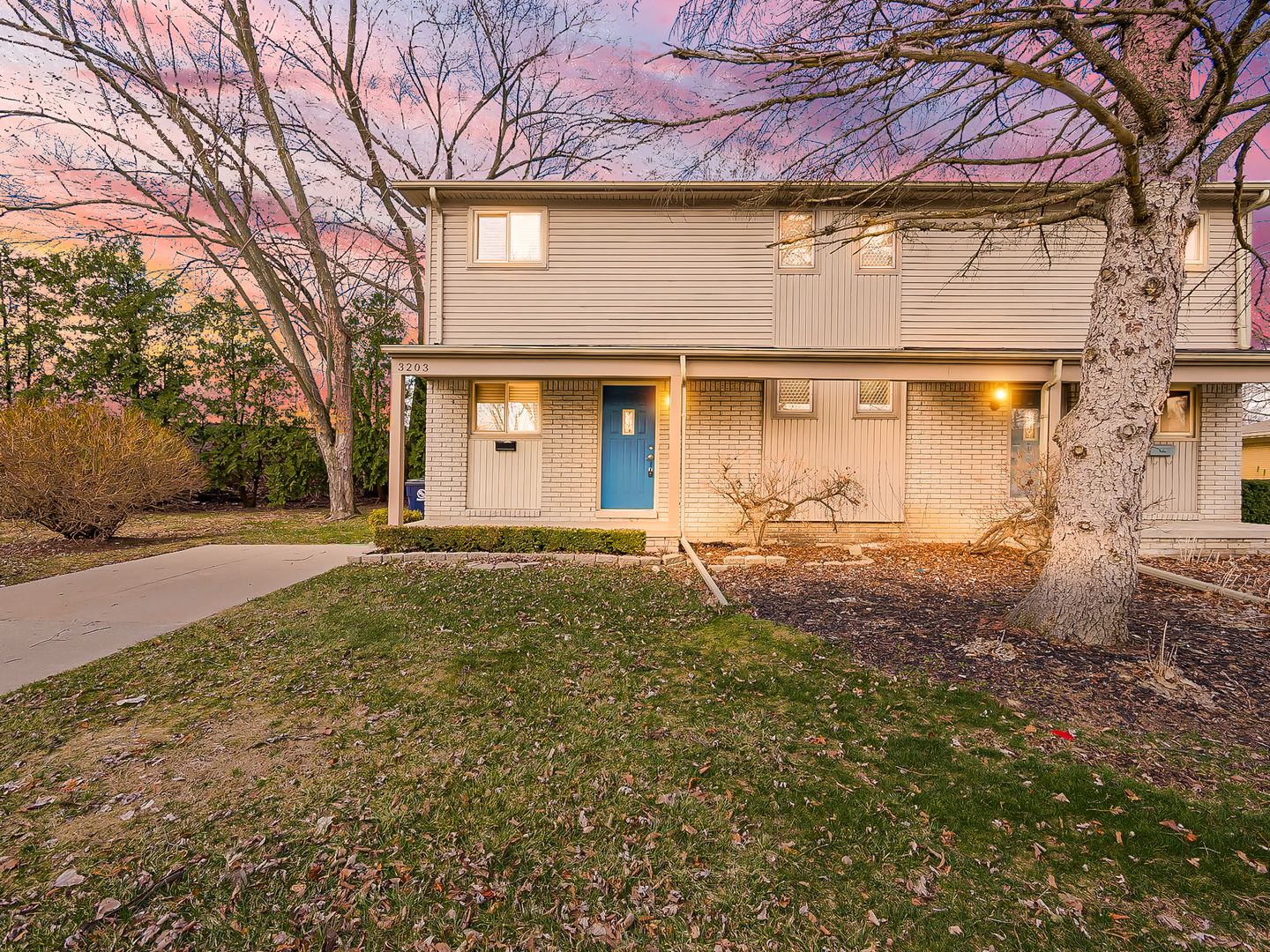 Royal Oak House: 3203 Woodland Ave