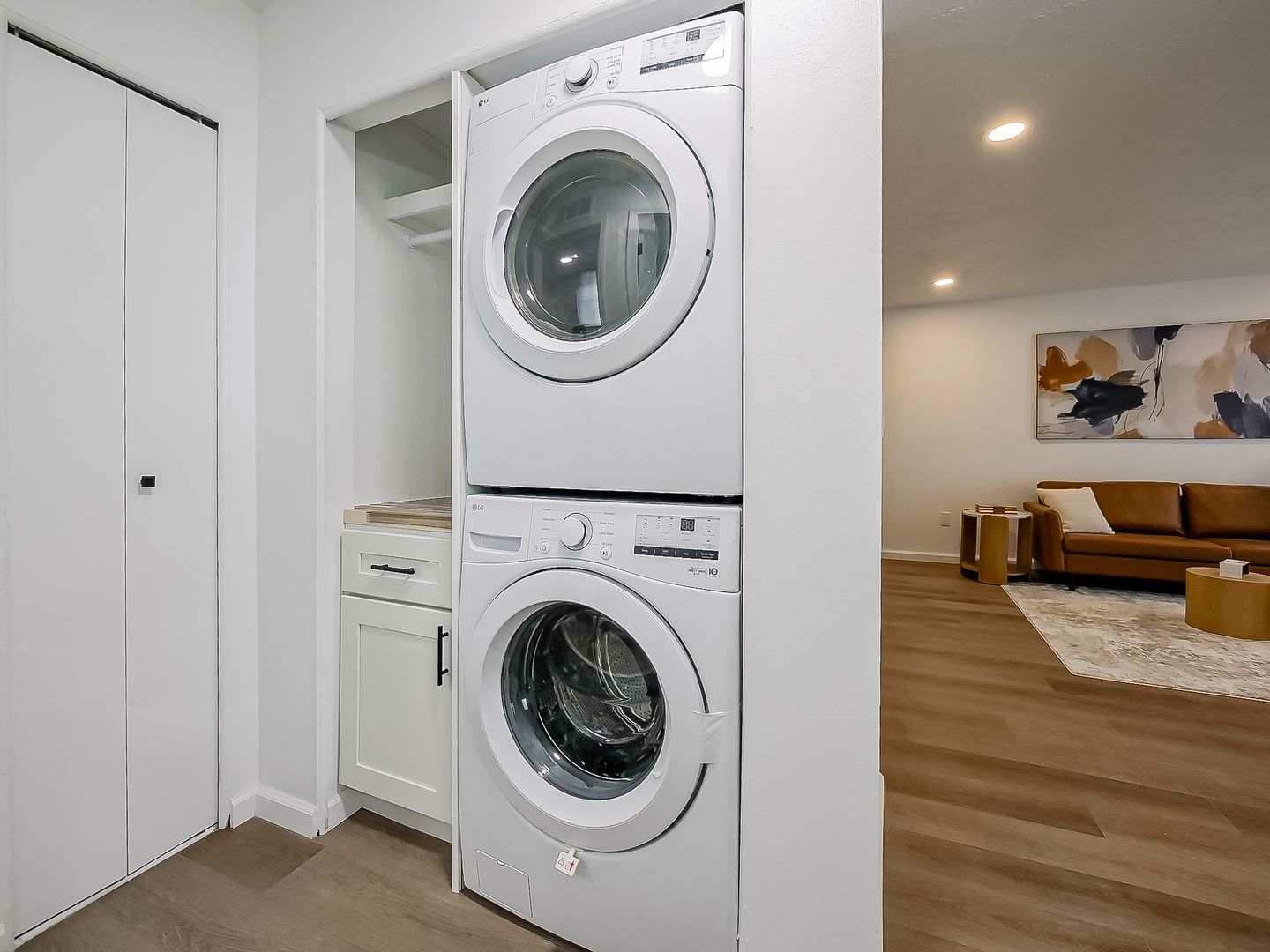 Plymouth Apartment: 40325 Plymouth Road