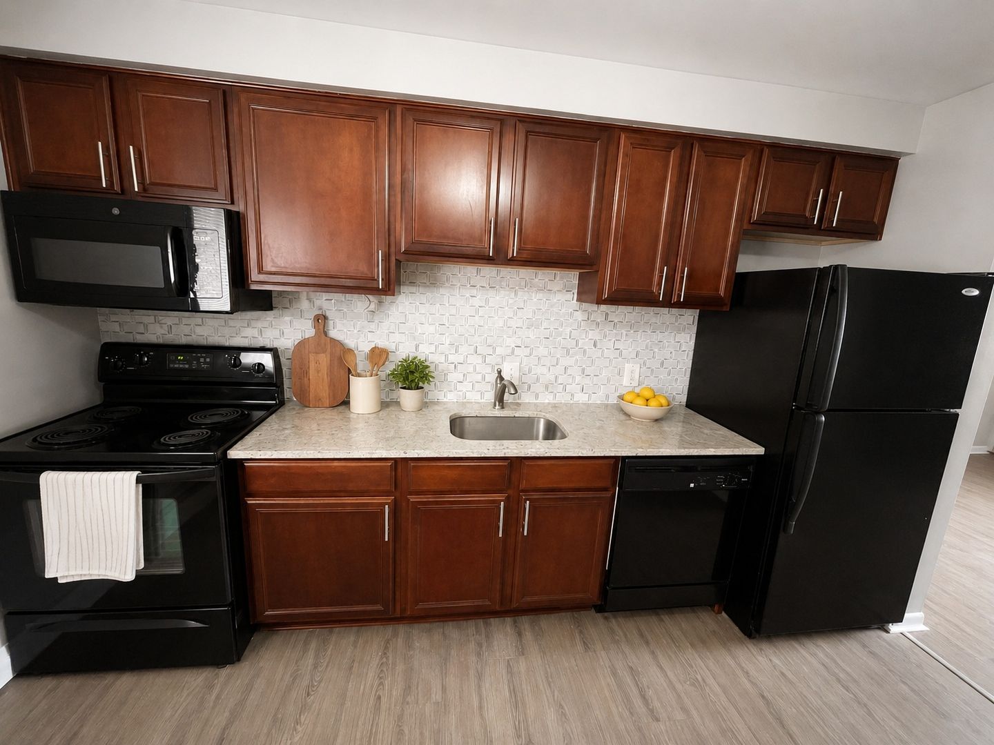 Clawson Apartment: 649 Maple Rd