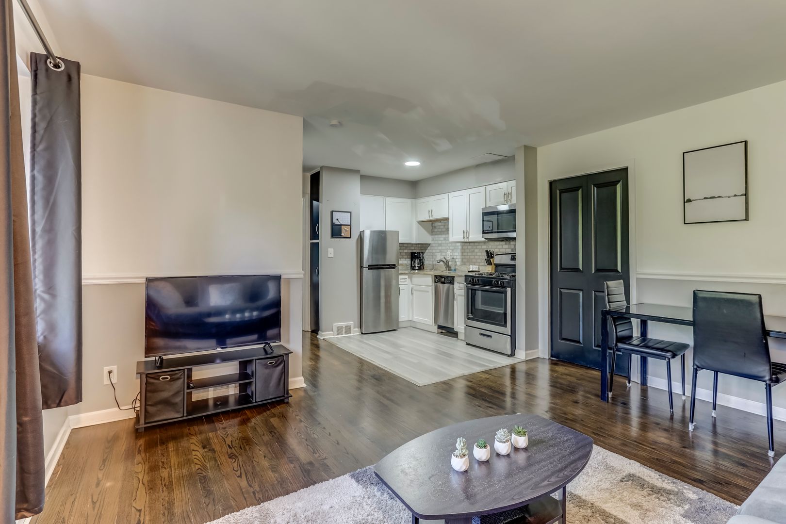 Royal Oak Apartment: 330 Oakland