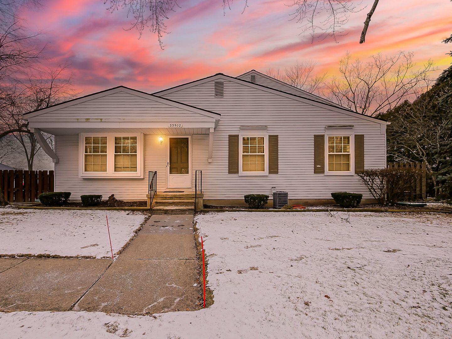 Chesterfield House: 33502 Bayview Dr