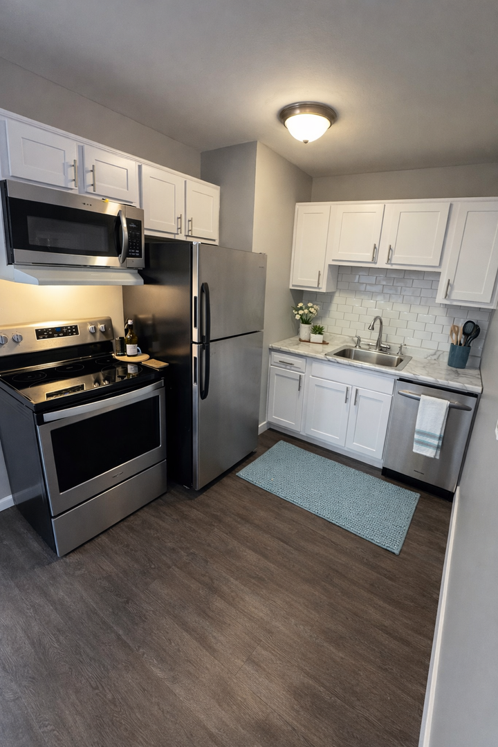 Dearborn Heights Apartment: 5640 Pardee