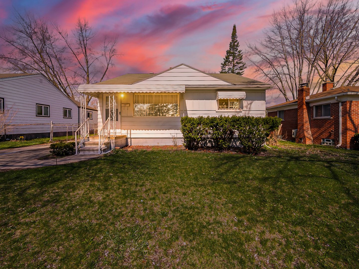 Melvindale House: 17637 Prospect St