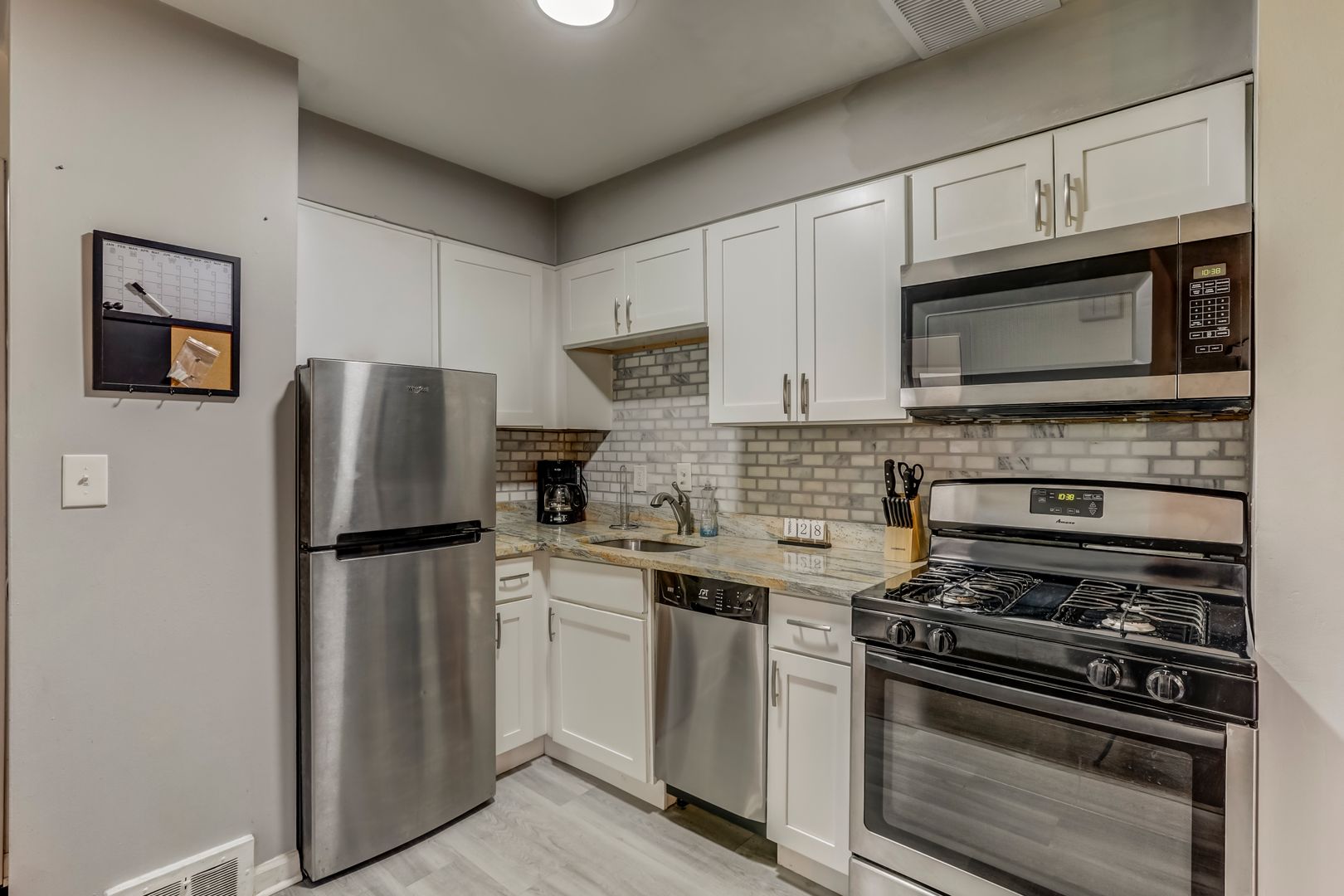 Royal Oak Apartment: 330 Oakland