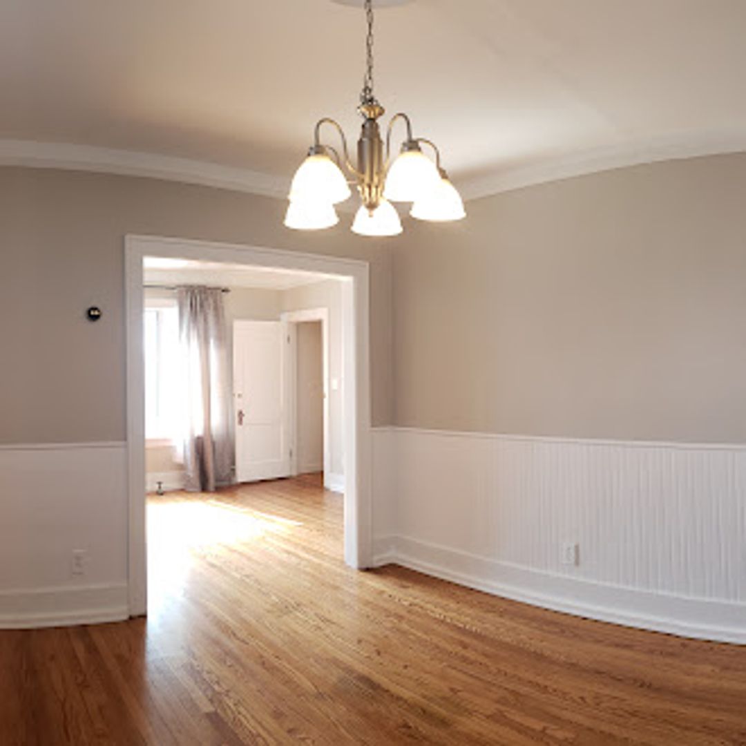 Dearborn House: 2823 Queen Street