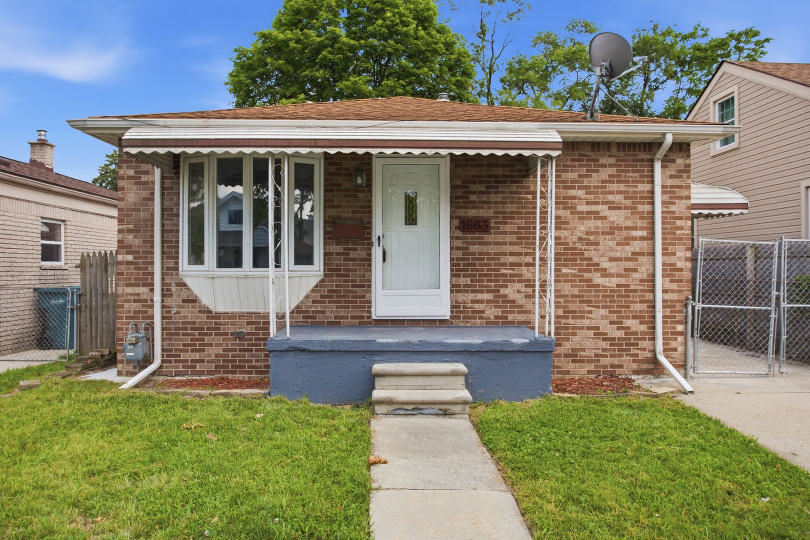 Lincoln Park House: 1663 Wilson Ave