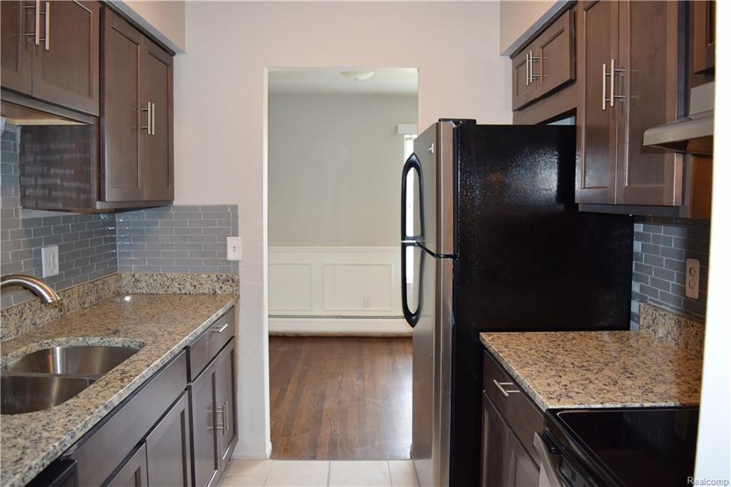 Farmington Apartment: 33302 Kingslane Ct