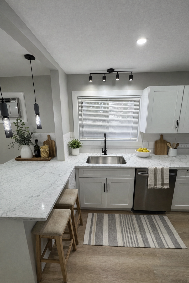 Plymouth Apartment: 775 Coolidge