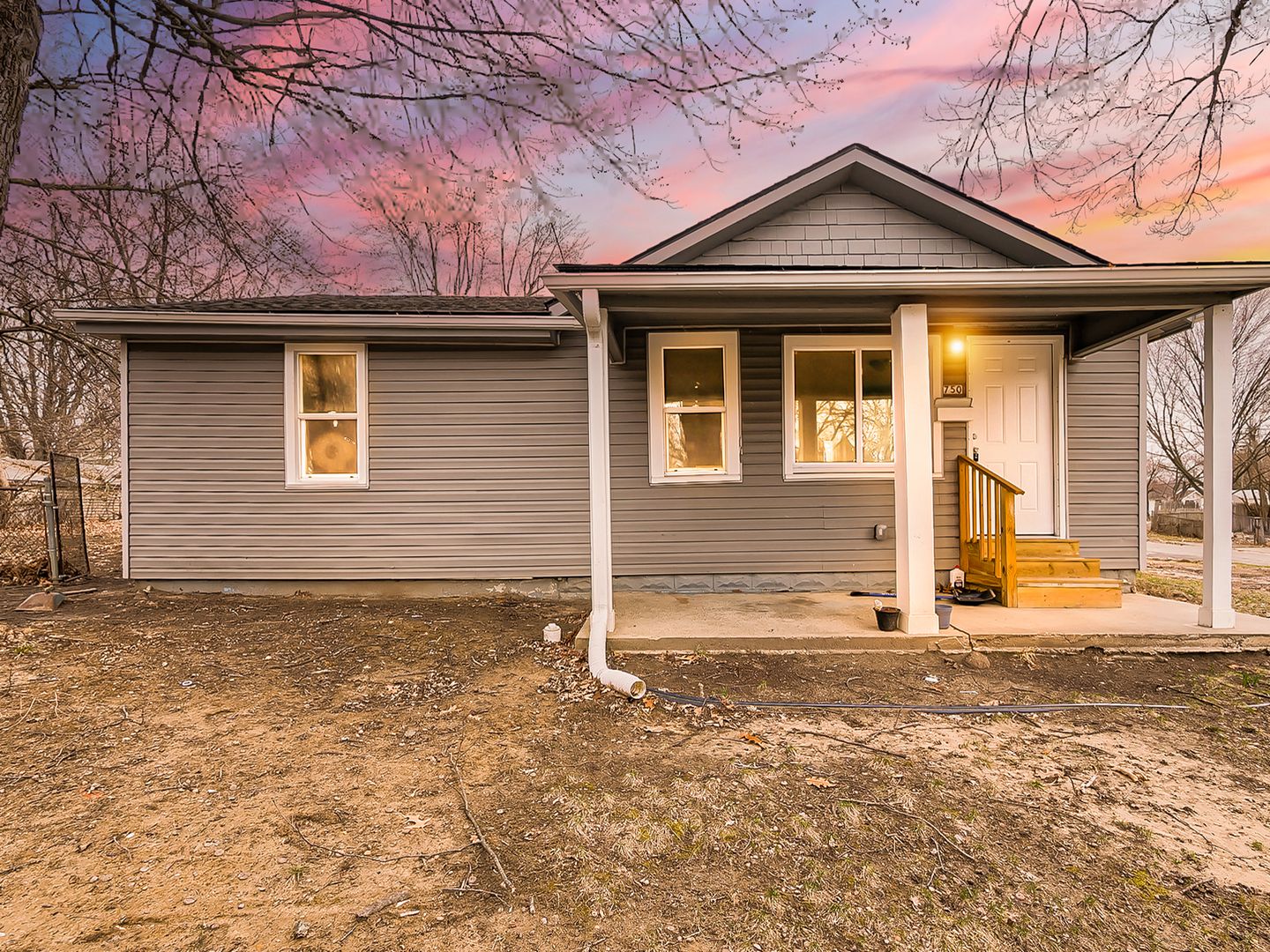 Pontiac House: 750 Scottwood St