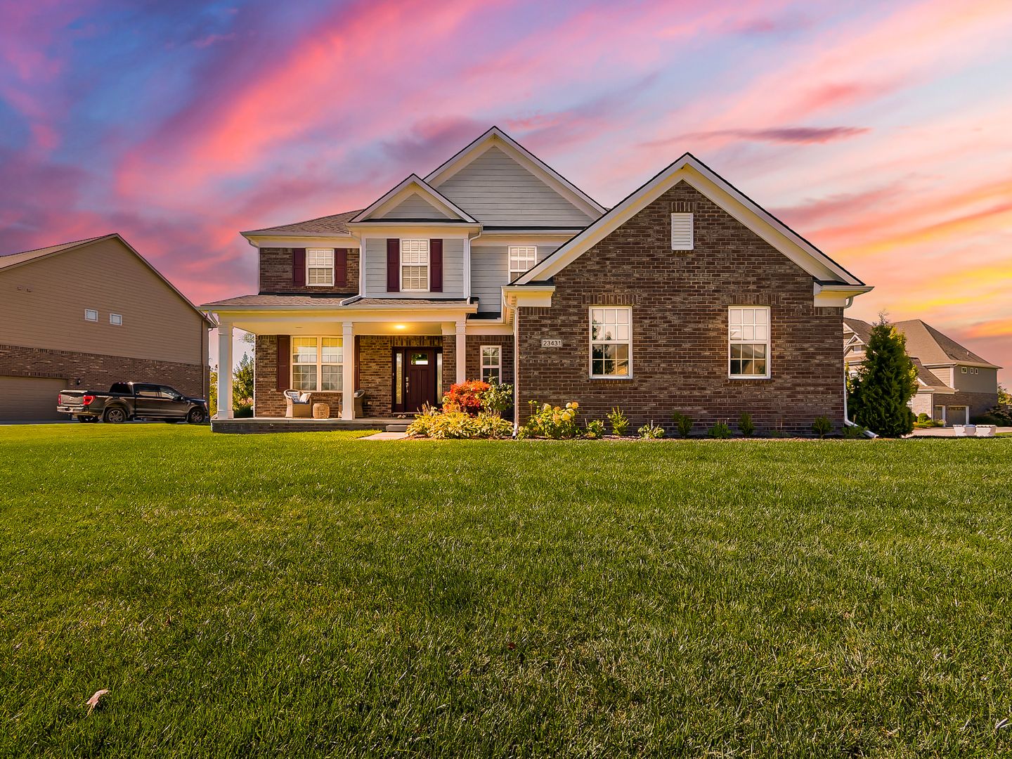 South Lyon House: 23431 Crooked Tree Ct S