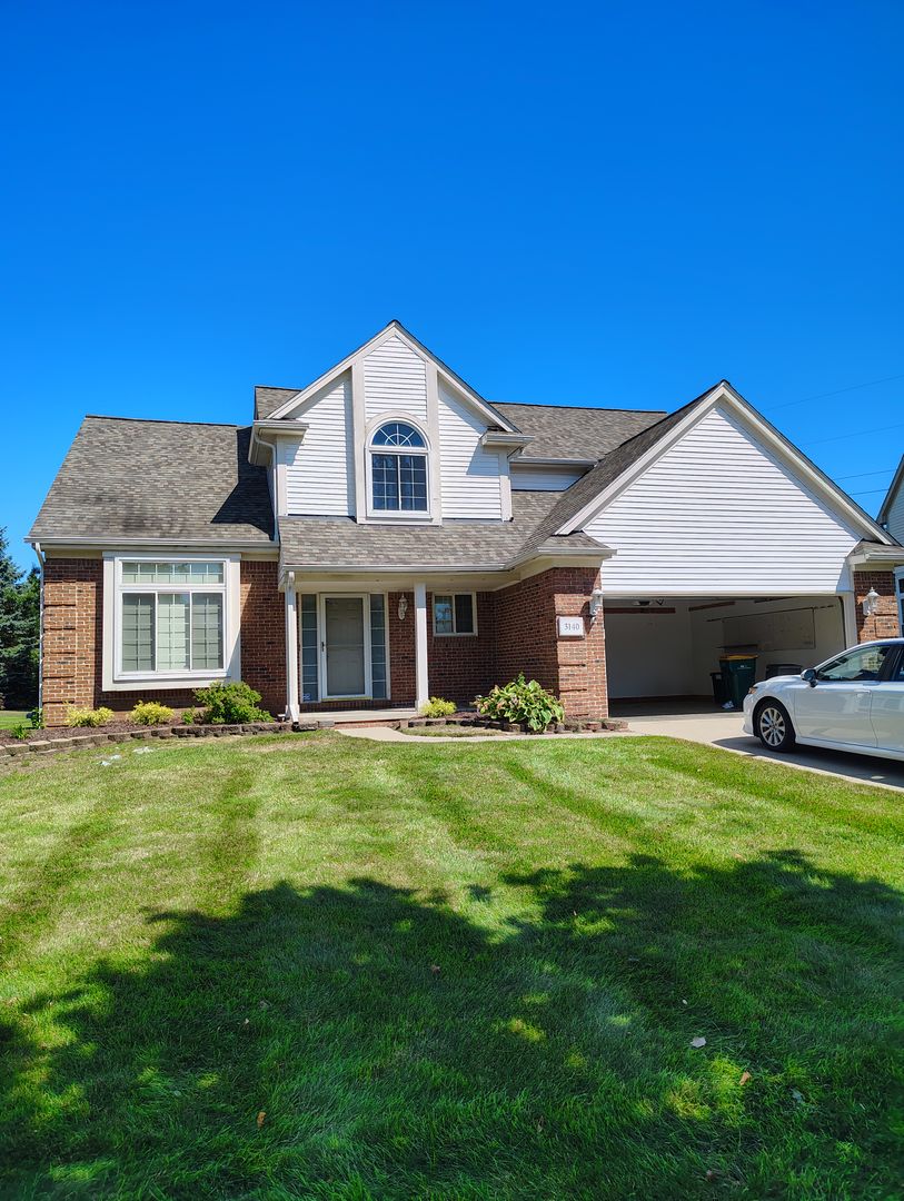 Wixom House: 3140 Mulberry Ct