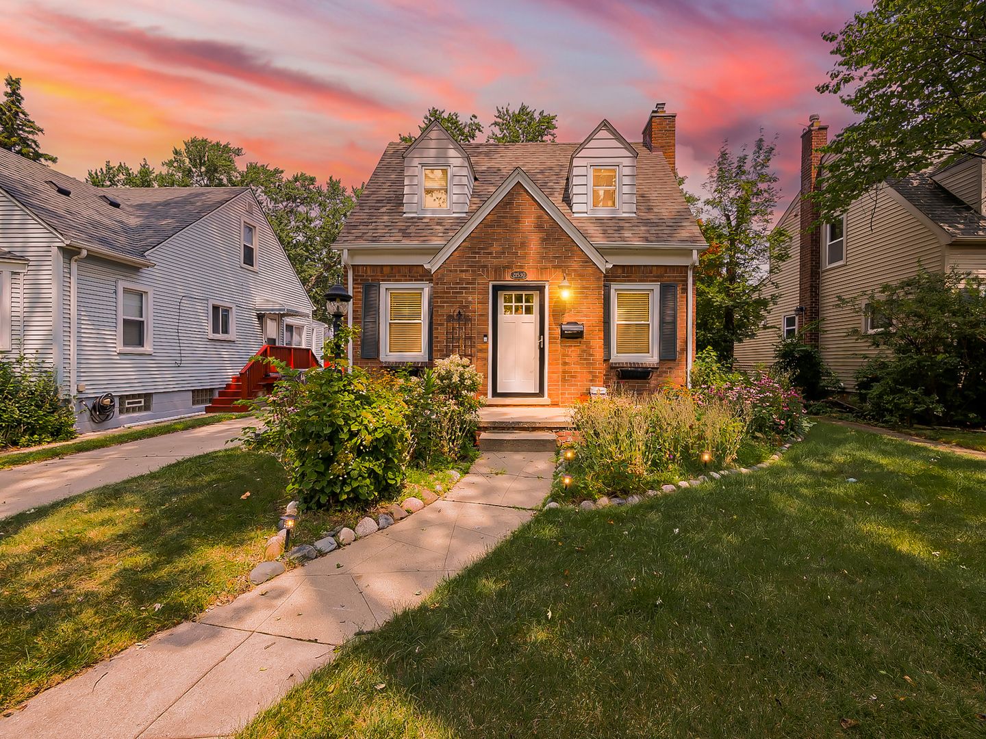 Dearborn House: 21530 Olmstead Street